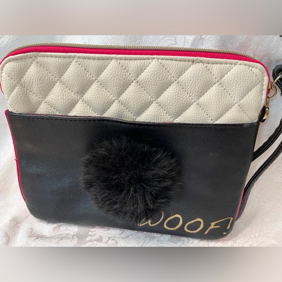 Betsey Johnson Winky Puppy Wristlet with Puppy Face and Puffy Tail - Picture 3 of 14